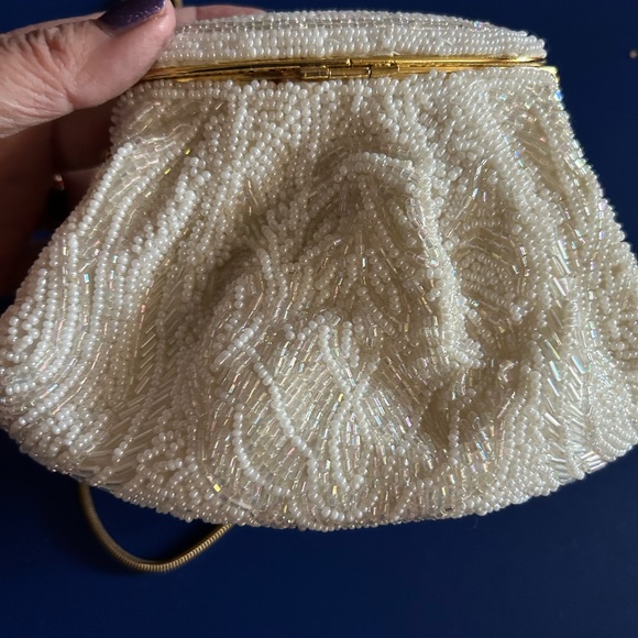 White beaded bag, perfect for a bride - Picture 7 of 13